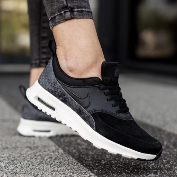Zapatos Nike Air Max Thea Premium Poshmark Nwt Zapatos Nike Air Air Nike Max Thea Premium Poshmark Nwt 6f28ab